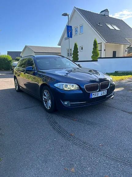BMW 530D 2011 photo 2