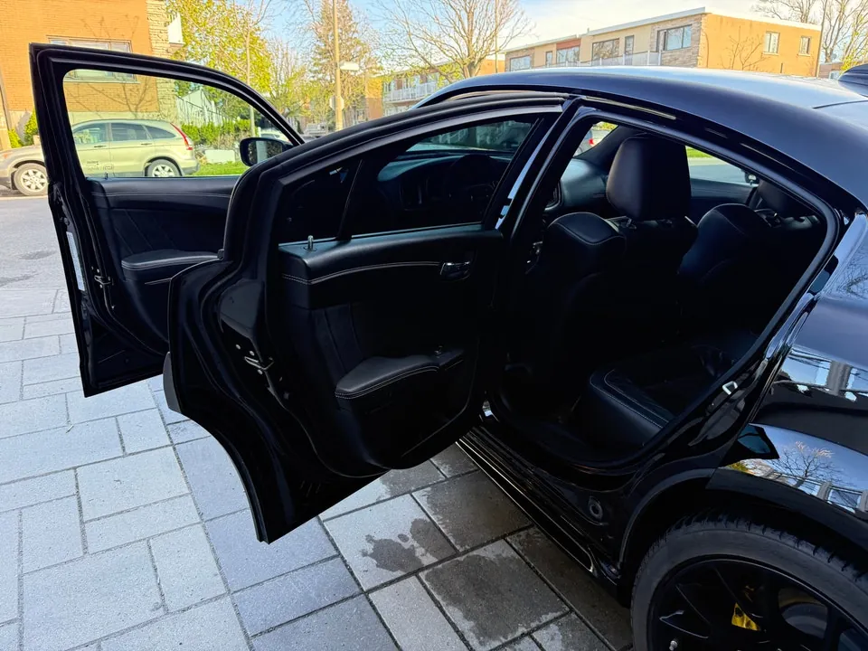 Dodge Charger 2023 photo 2