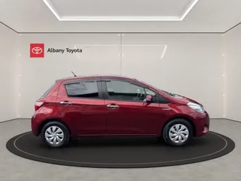 Toyota Vitz 2018 photo 3