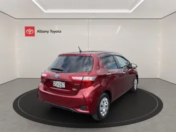 Toyota Vitz 2018 photo 4