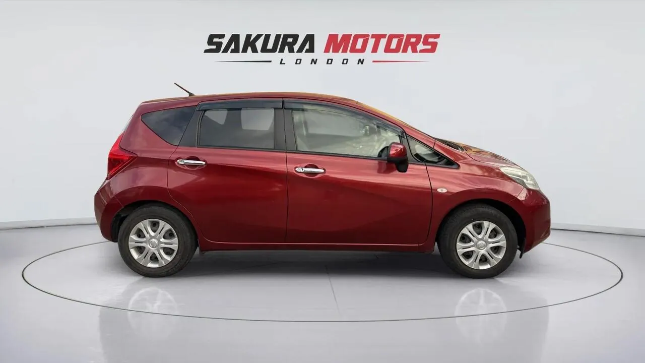 Nissan Note 2013 photo 5