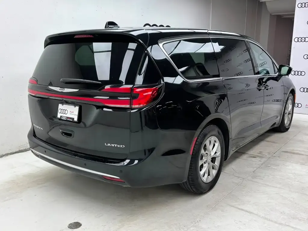 Chrysler Pacifica 2026 photo 4