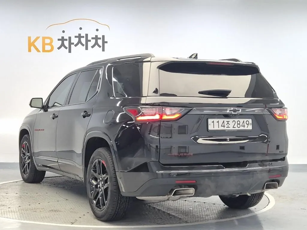 Chevrolet Traverse 2020 photo 2