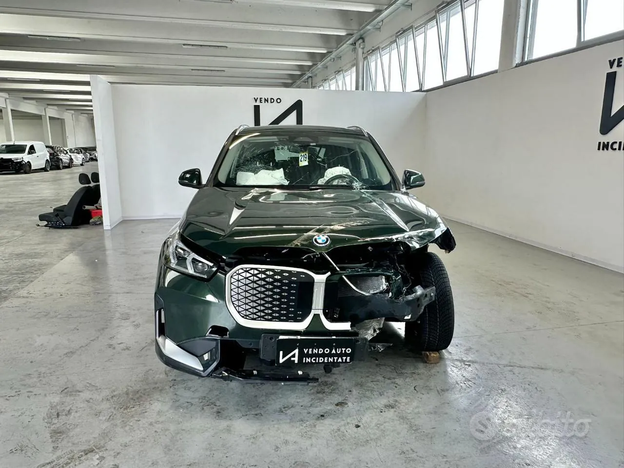 BMW Ix1 2024 photo 2