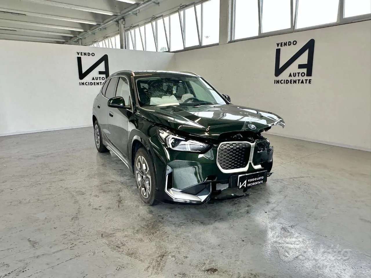 BMW Ix1
