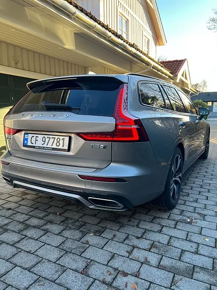 Volvo V60 2019 photo 2