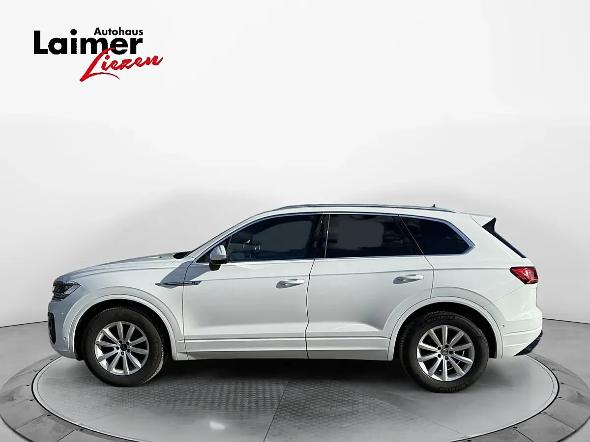 Volkswagen Touareg 2019 photo 2