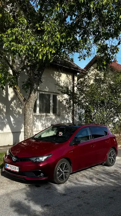 Toyota Auris 2018 photo 2