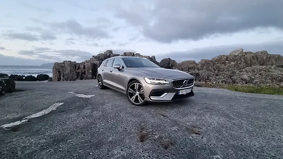 Volvo V60 2019 photo 2