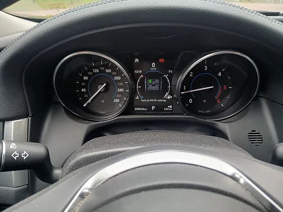 Jaguar Xf 2018 photo 4