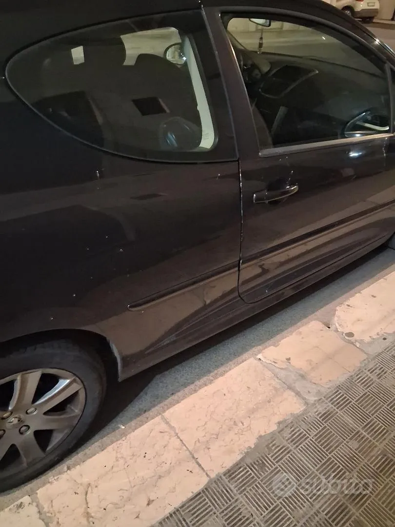 Peugeot 207 2007 photo 2