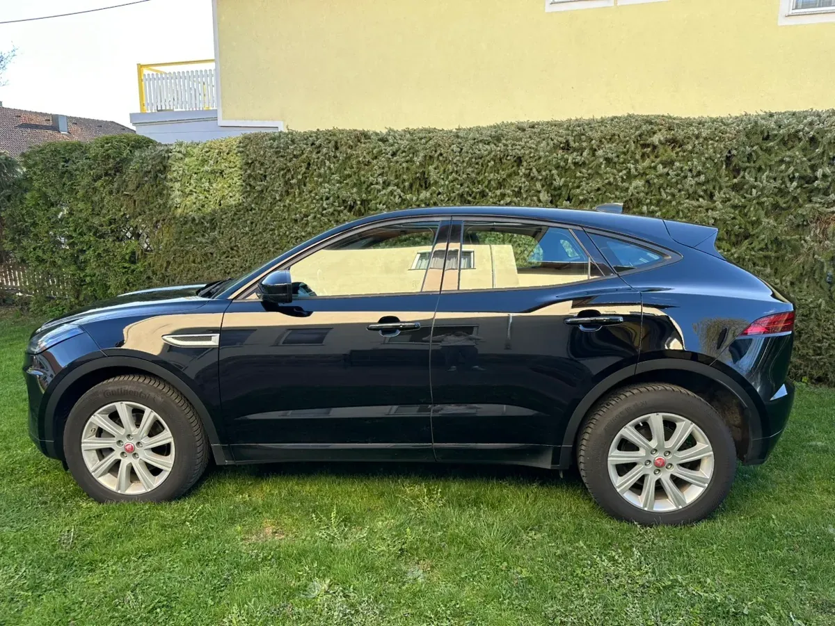 Jaguar E-Pace 2019 photo 2