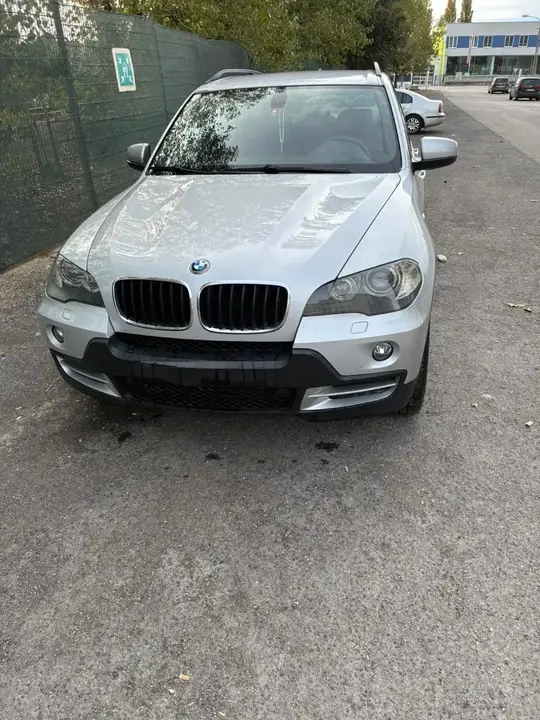 BMW X5 2009 photo 2