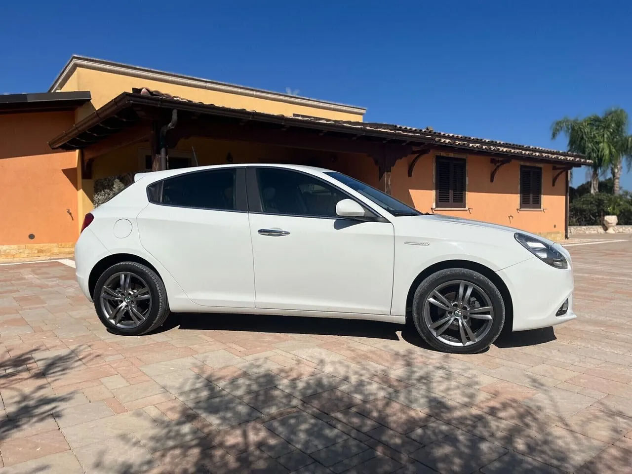 Alfa Romeo Giulietta 2013 photo 4