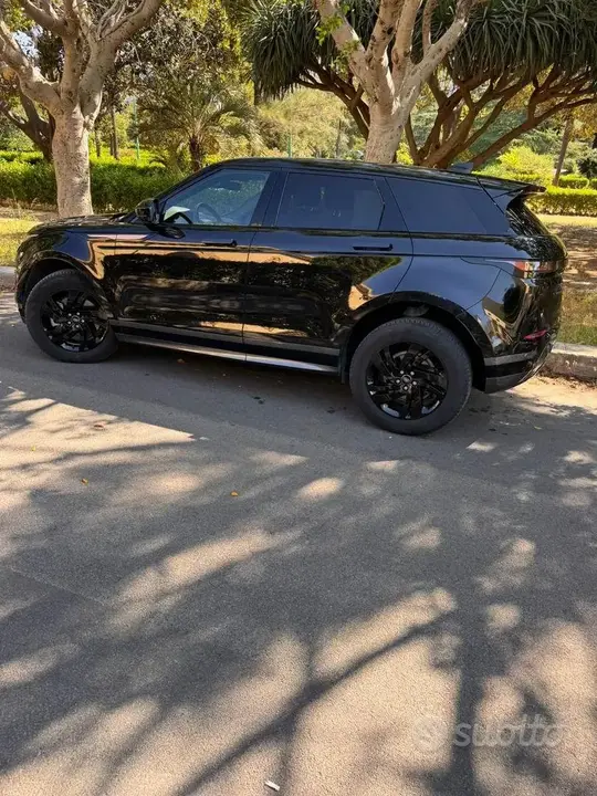 Land Rover Range Rover Evoque 2023 photo 4