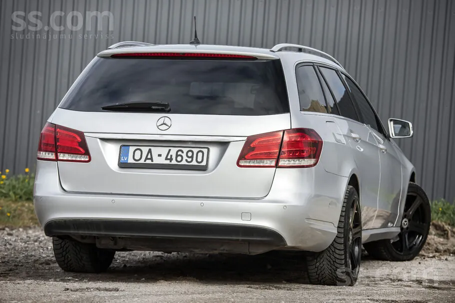 Mercedes-Benz E250 2015 photo 4