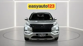 Mitsubishi Outlander 2024 photo 3