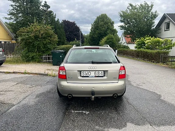Audi A4 2004 photo 4