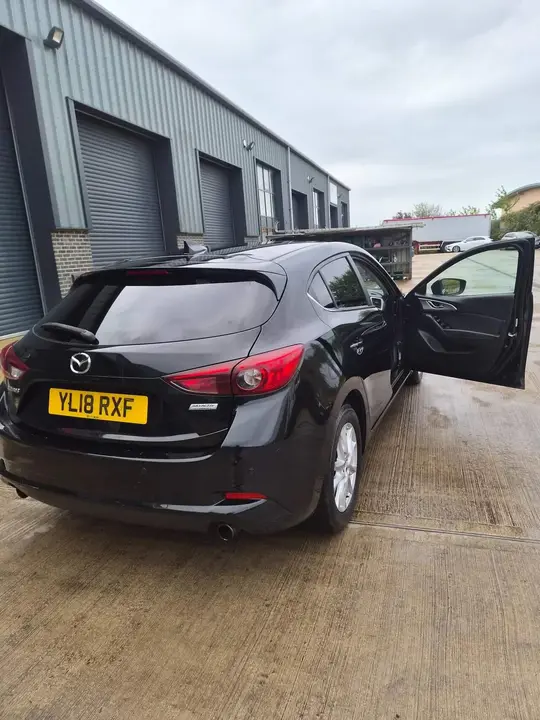 Mazda Mazda3 2018 photo 4