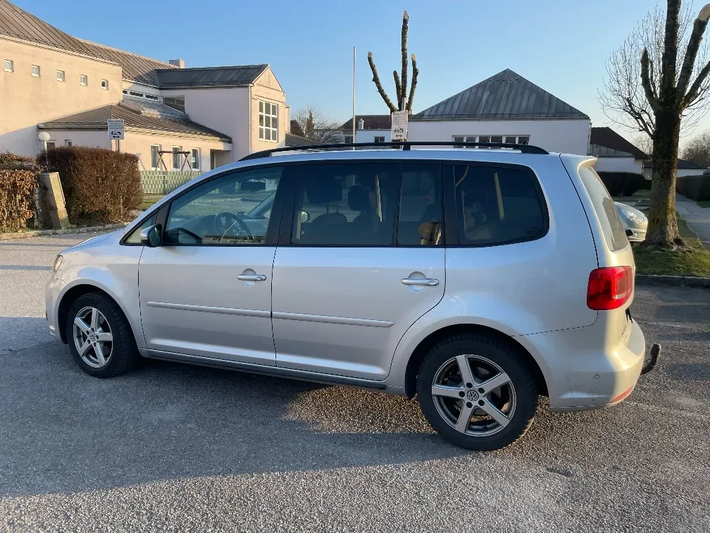 Volkswagen Touran 2014 photo 2