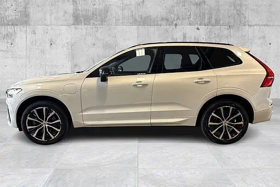 Volvo Xc60 2023 photo 2