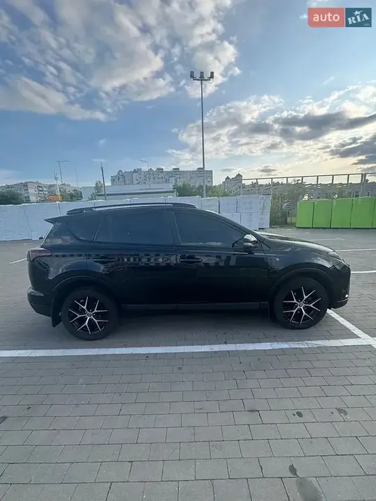 Toyota Rav4 2016 photo 3
