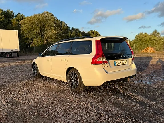 Volvo V70 2015 photo 2
