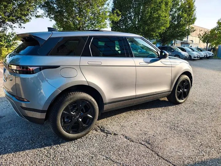 Land Rover Range Rover Evoque 2022 photo 3