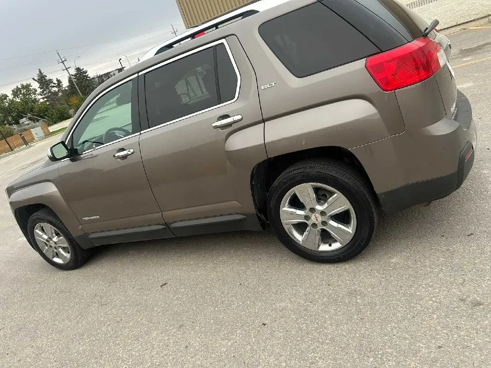 GMC Terrain 2011 photo 2