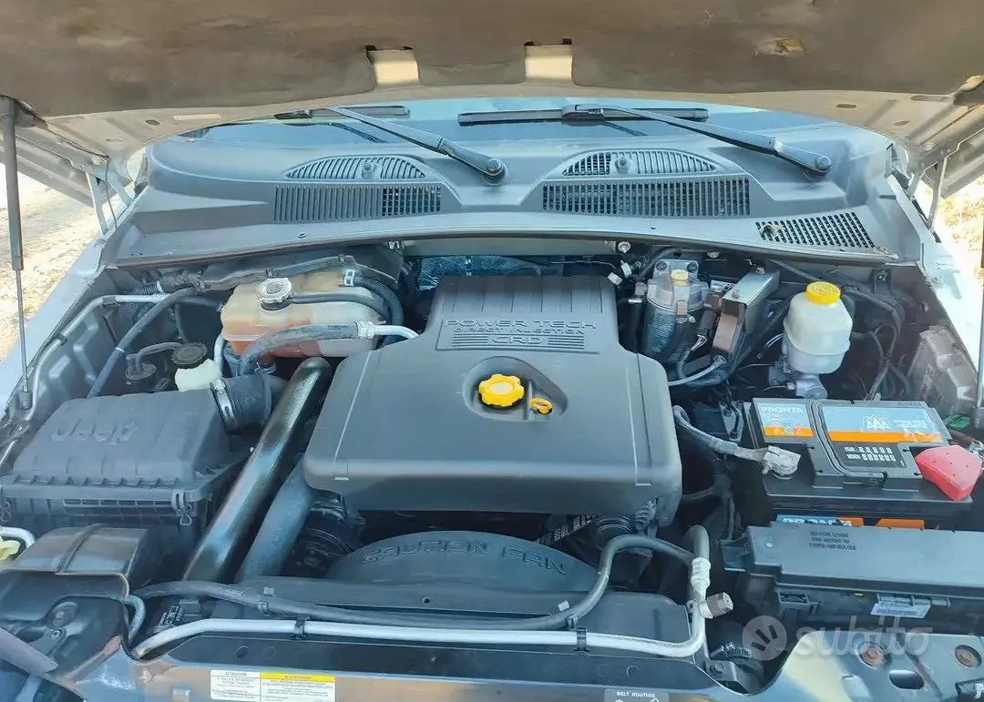 Jeep Cherokee 2004 photo 3