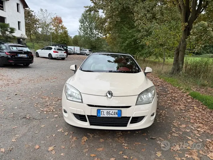 Renault Megane 2012 photo 2