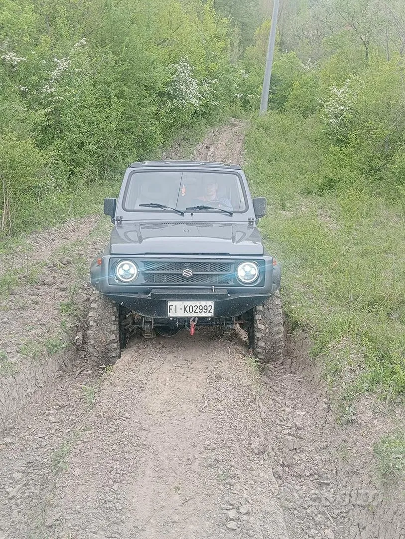 Suzuki Samurai 1989 photo 2