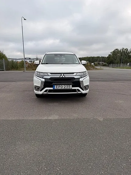 Mitsubishi Outlander 2019 photo 2