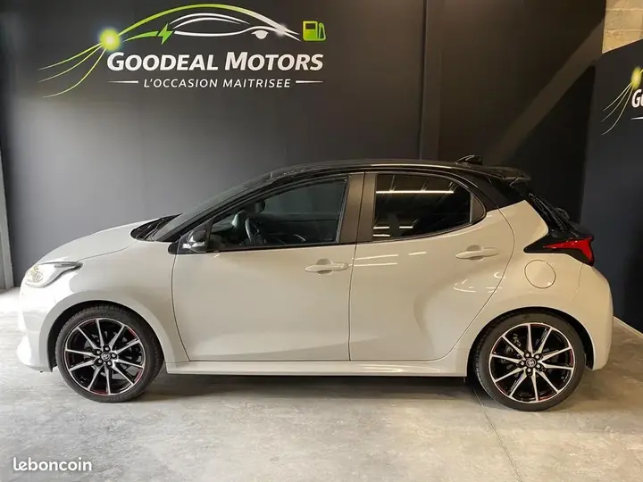 Toyota Yaris 2023 photo 3