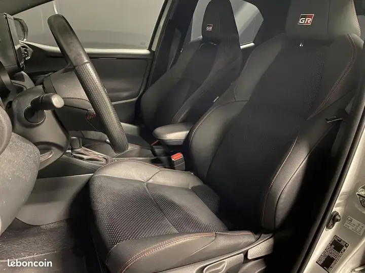 Toyota Yaris 2023 photo 5