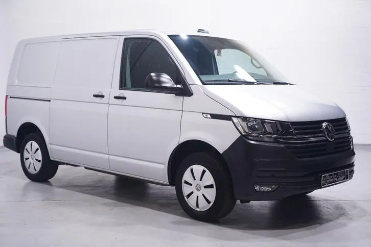 Volkswagen Transporter 2023 photo 2