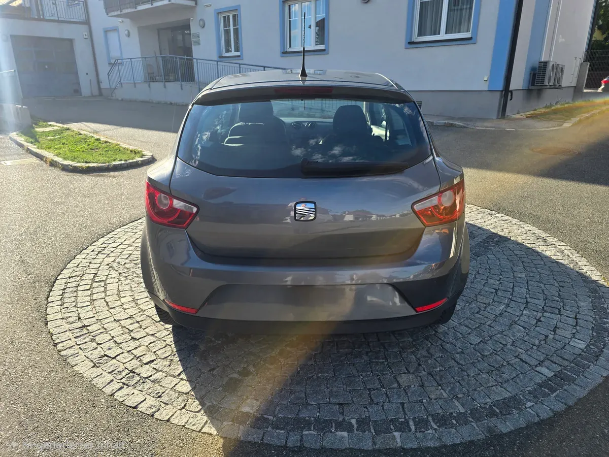 Seat Ibiza 2012 photo 2