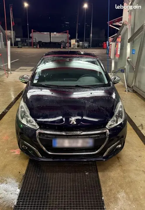 Peugeot 208 2016 photo 3
