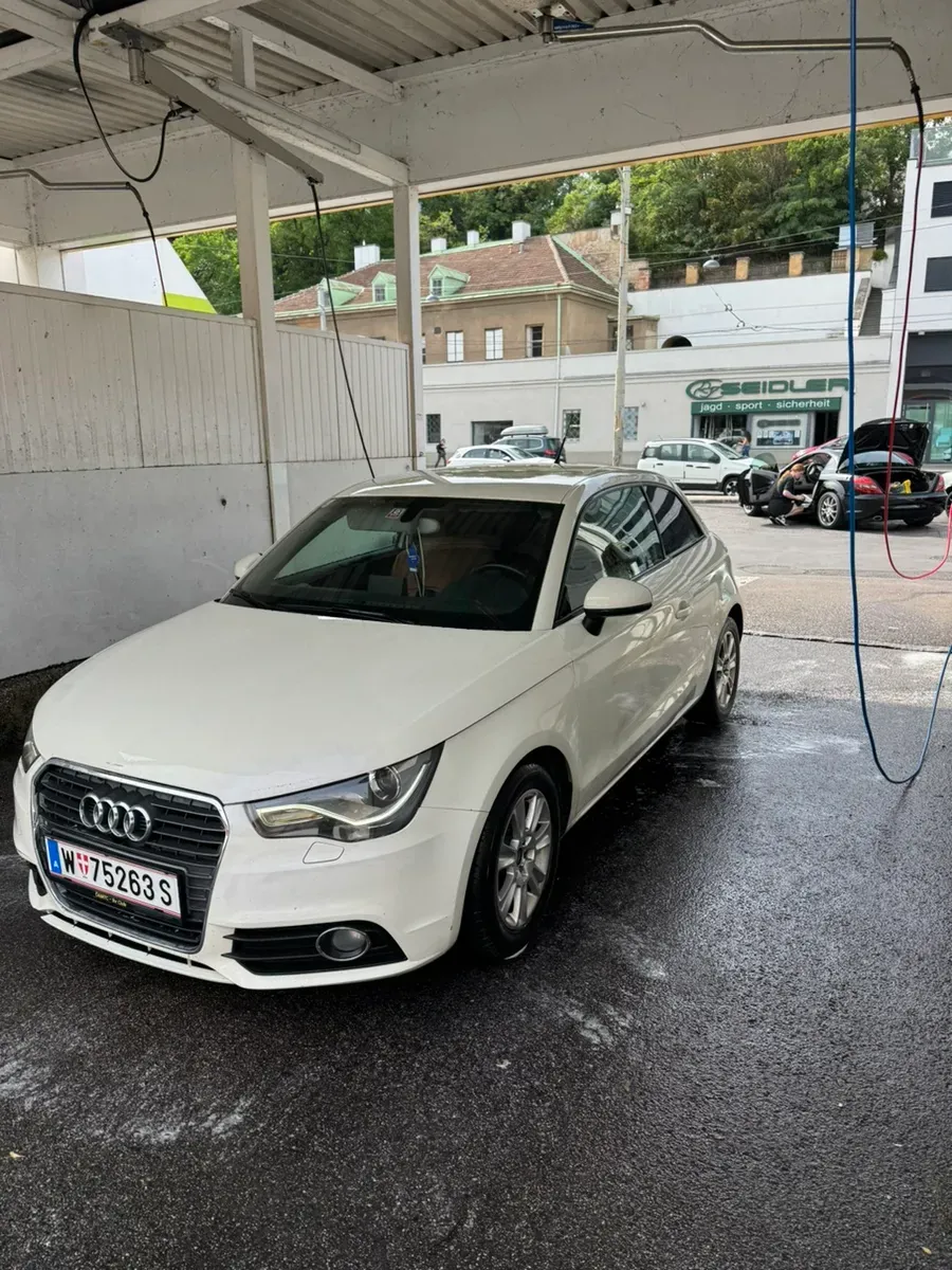 Audi A1 2012 photo 2