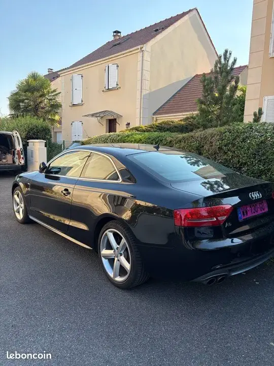 Audi A5 2011 photo 2