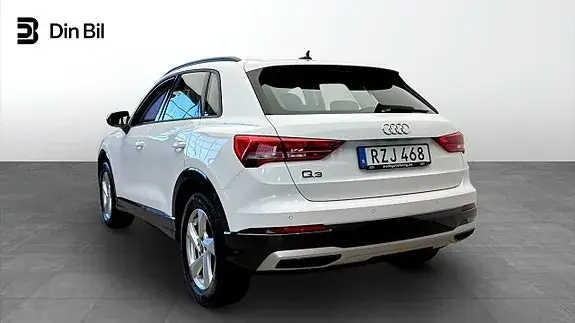 Audi Q3 2023 photo 3