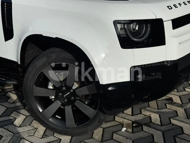 Land Rover Defender 2026 photo 2