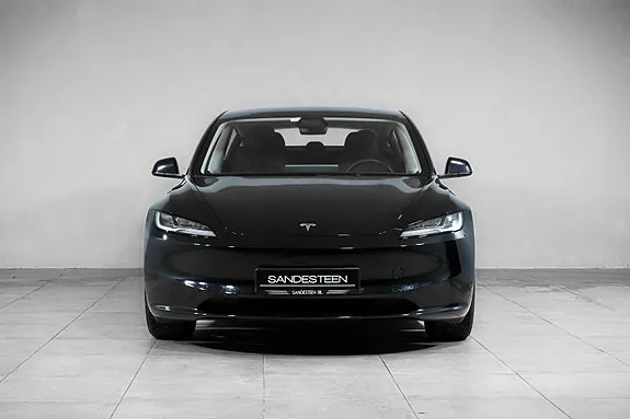 Tesla Model 3 2024 photo 2