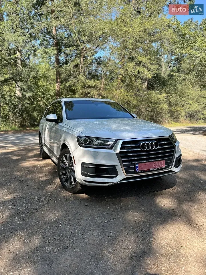 Audi Q7 2016 photo 2