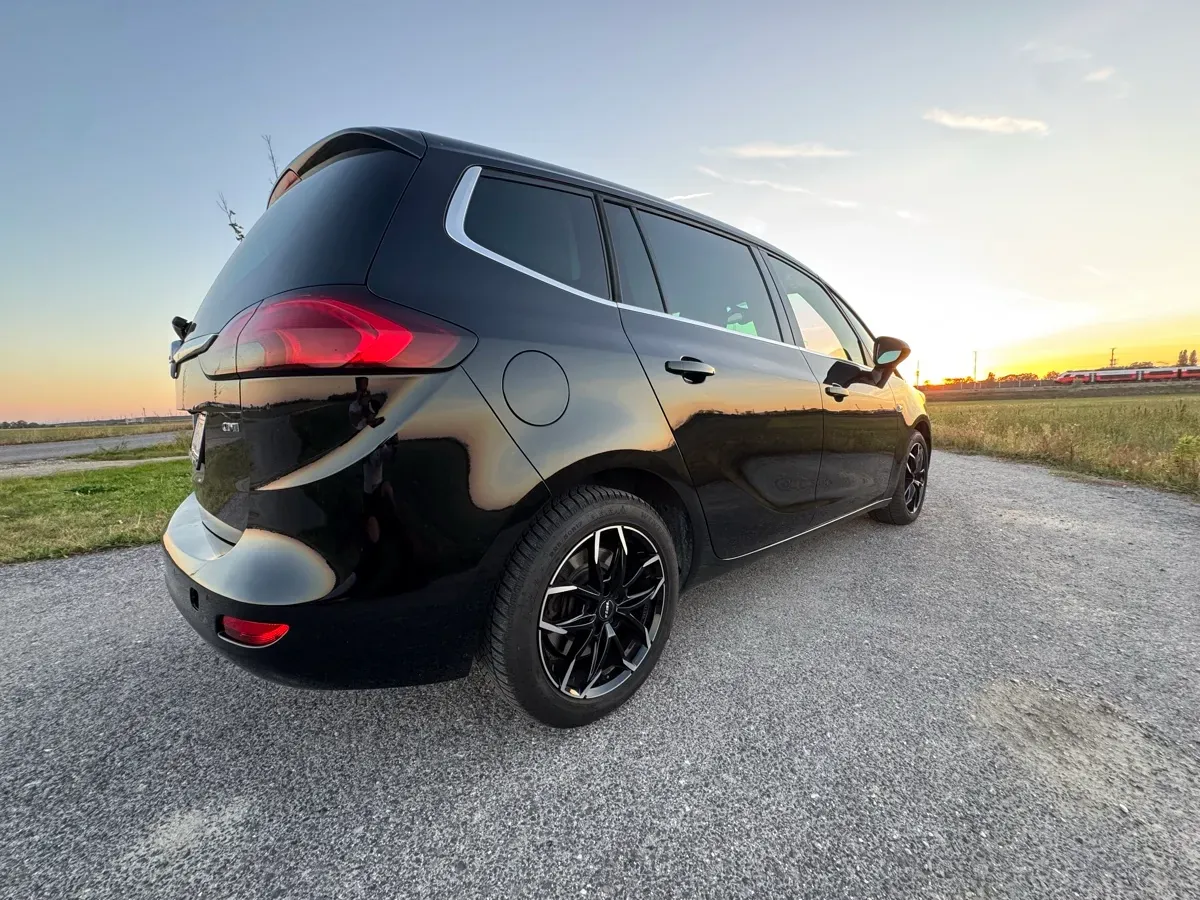 Opel Zafira Tourer 2016 photo 2