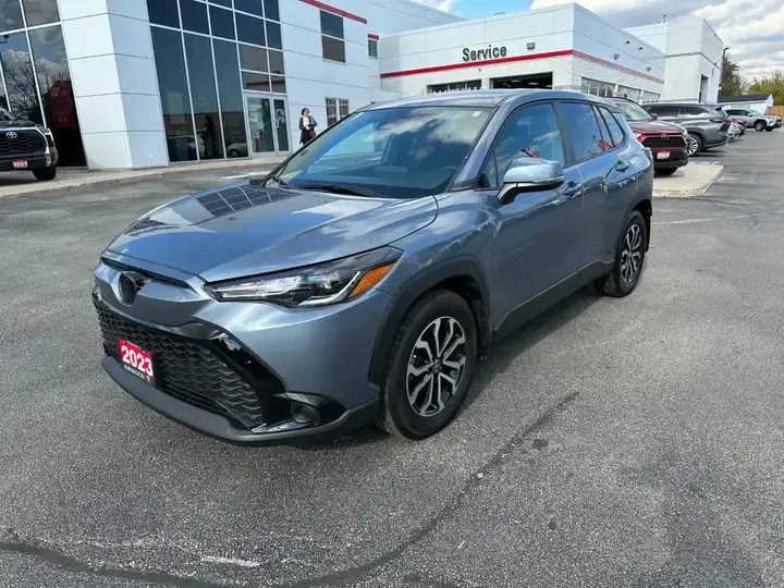 Toyota Corolla Cross 2023 photo 2