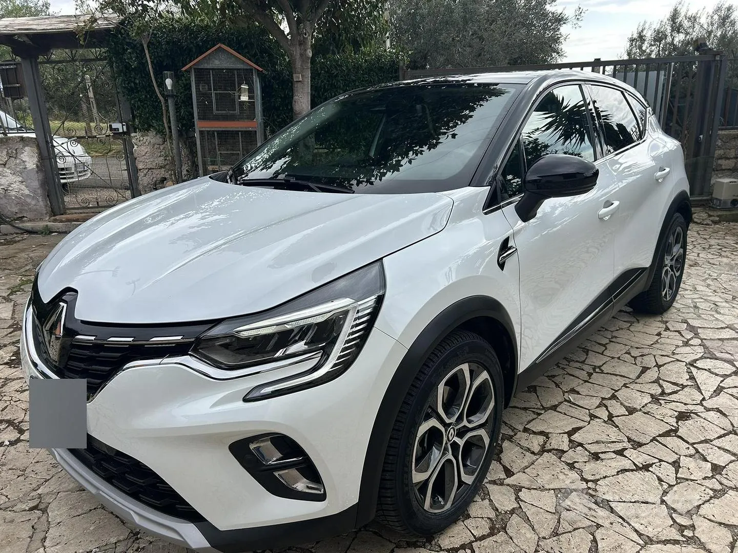 Renault Captur 2023 photo 2