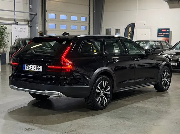 Volvo V90 Cross Country 2022 photo 2
