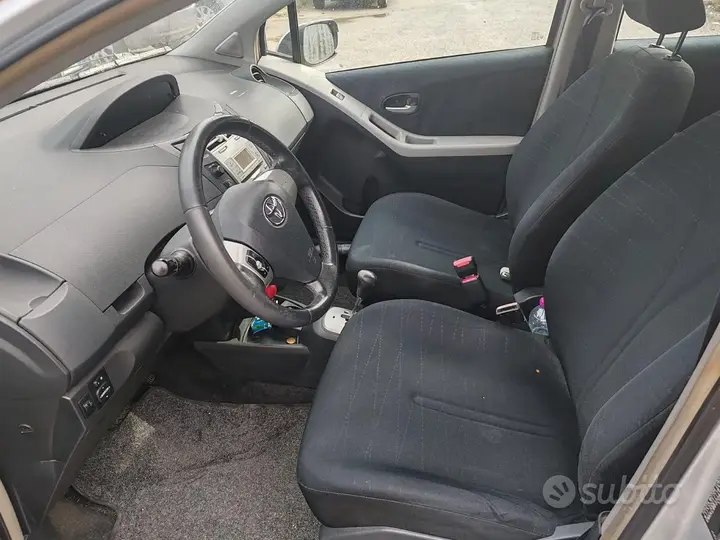 Toyota Yaris 2008 photo 3