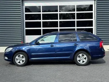 Skoda Octavia 2009 photo 2